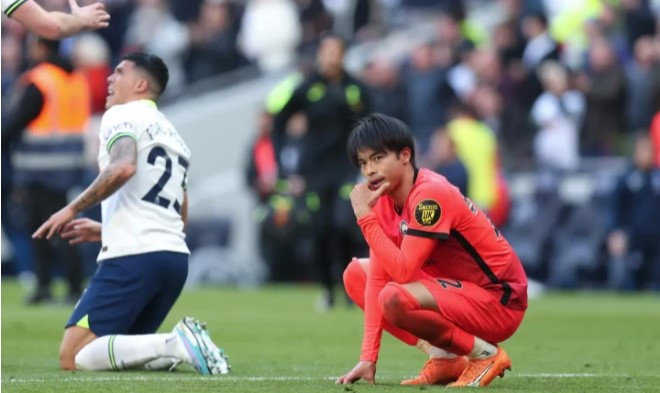 Brighton mất oan một quả phạt đền vì quyết định của trọng tài