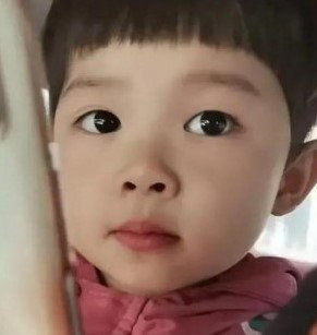 Cuộc sống của người phụ nữ lớn tuổi nhất thế giới sinh con giờ ra sao?