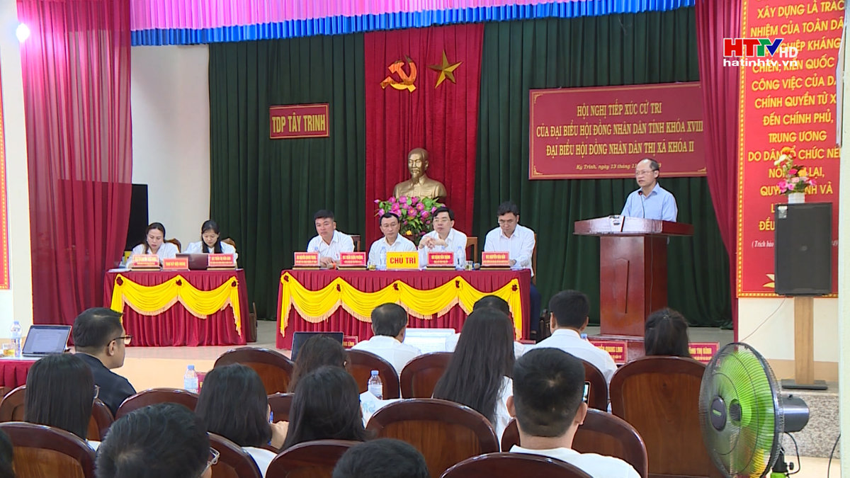 Phó Chủ tịch Thường trực UBND tỉnh tiếp xúc cử tri thị xã Kỳ Anh