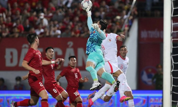 Đặng Văn Lâm tỏa sáng nhờ pha cản phá bằng chân xuất thần