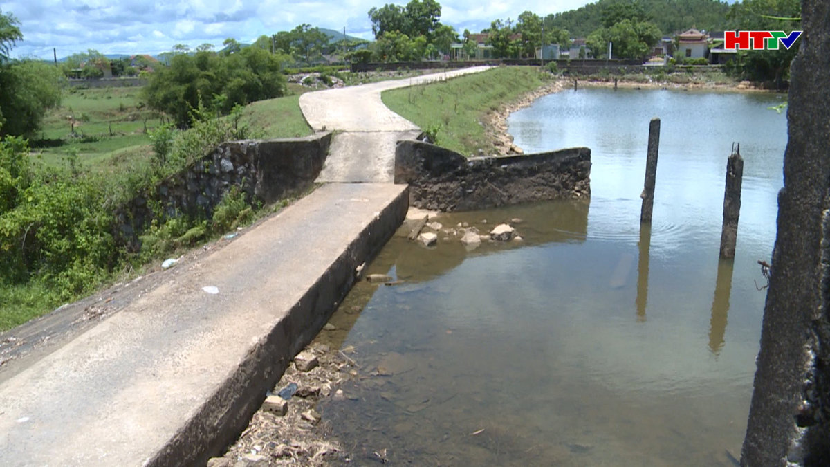 Người dân sống gần đập chữ A bất an khi mùa mưa lũ về