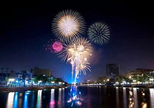 Đề xuất tạm dừng bắn pháo hoa, tổ chức lễ hội dịp Tết Nguyên đán 2022