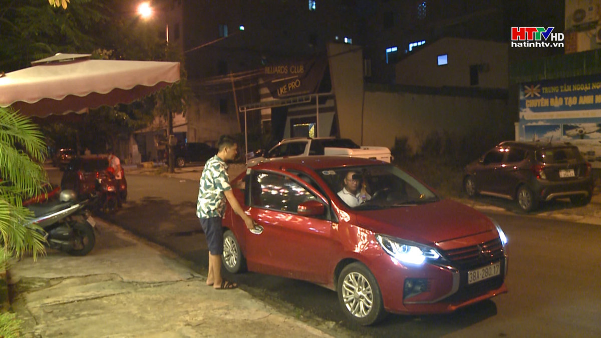 Nở rộ dịch vụ lái xe hộ cho người uống bia, rượu