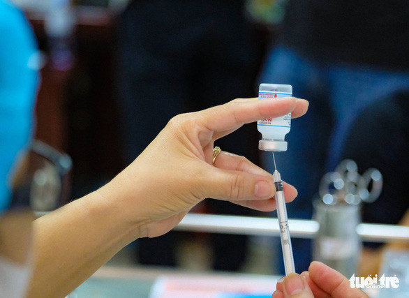 Đình chỉ 1 nữ cán bộ phường liên quan vụ tiêm vaccine ngừa COVID-19 “thần tốc”