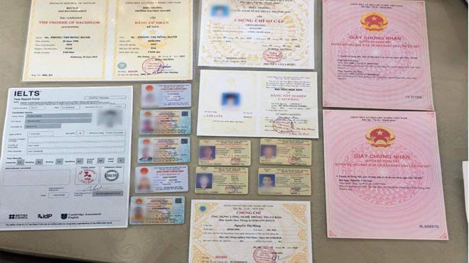 Triệt phá đường dây làm giả bằng cấp, căn cước công dân gắn chip ở Đồng Nai
