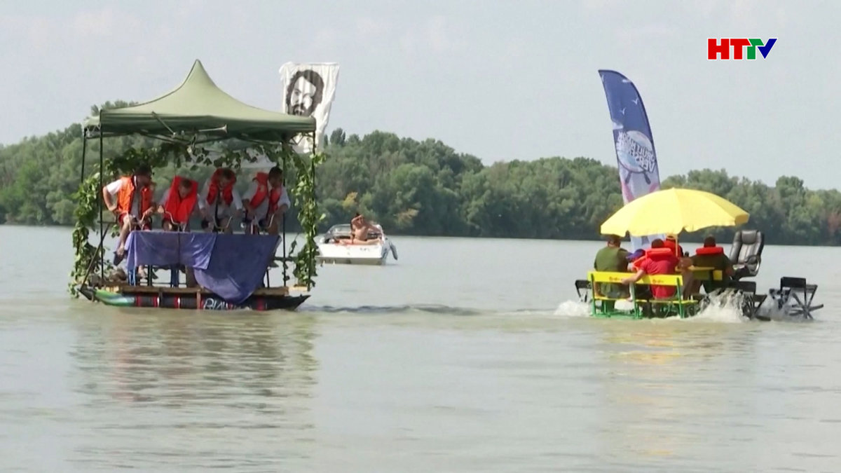 Độc đáo cuộc đua thuyền “xanh” trên sông Danube