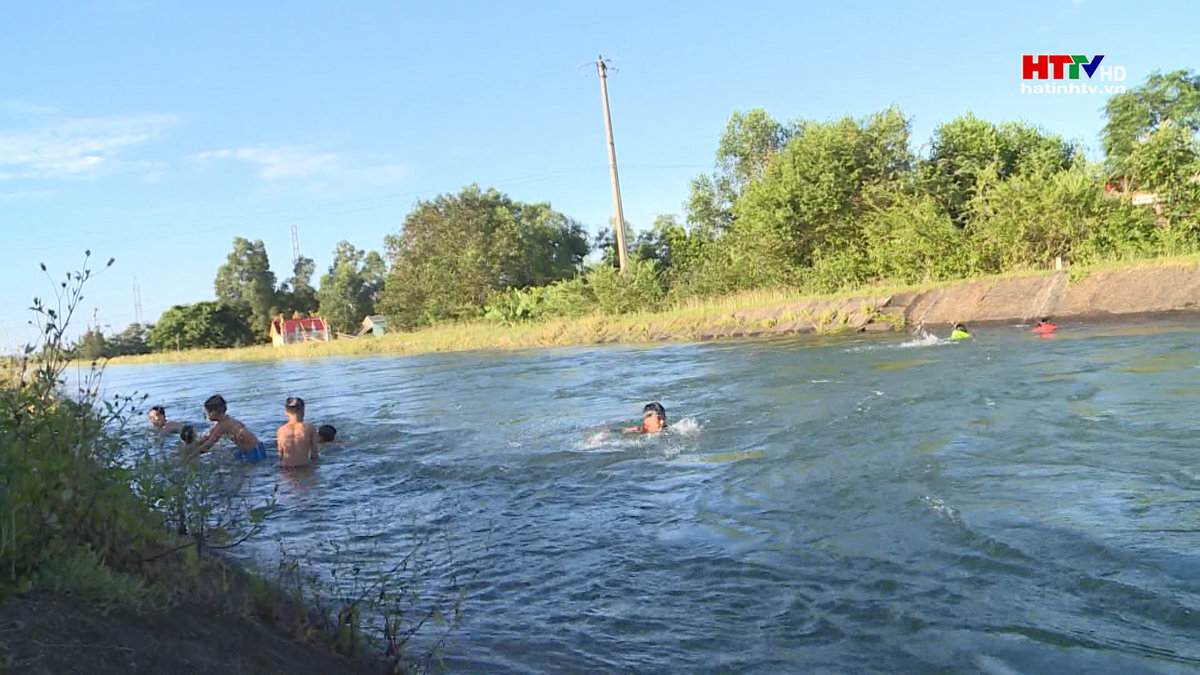 Cảnh báo đuối nước trẻ em mùa nắng nóng