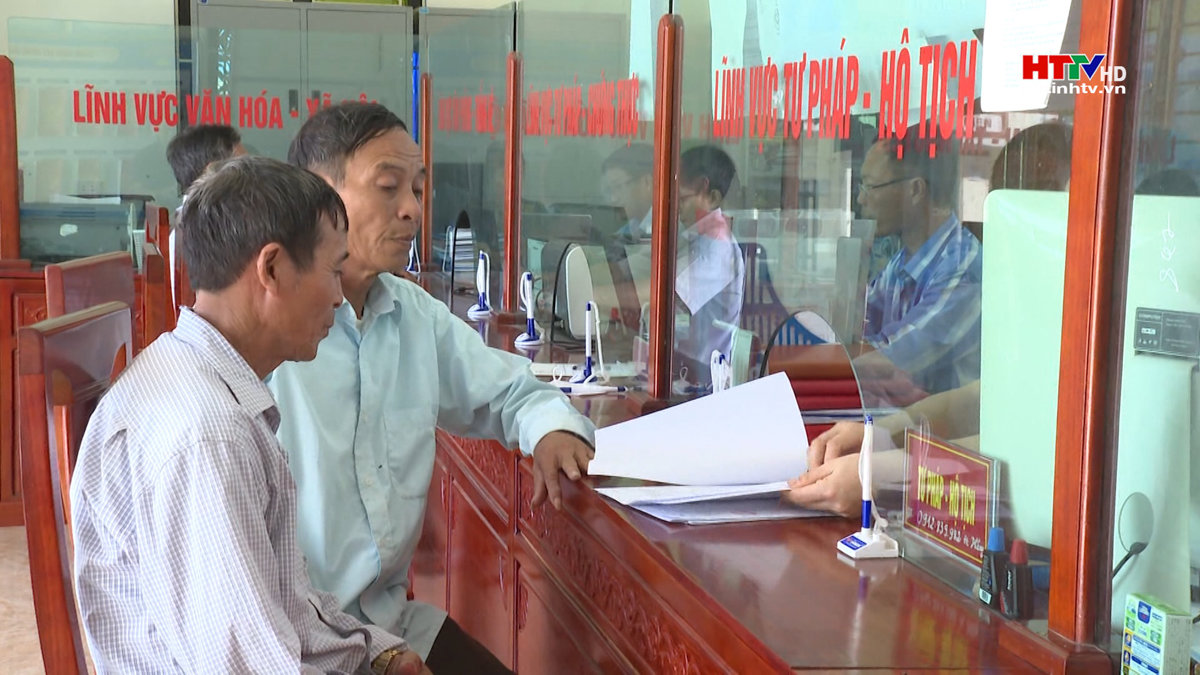 "Công bố đường dây nóng" nâng cao trách nhiệm thực thi công vụ