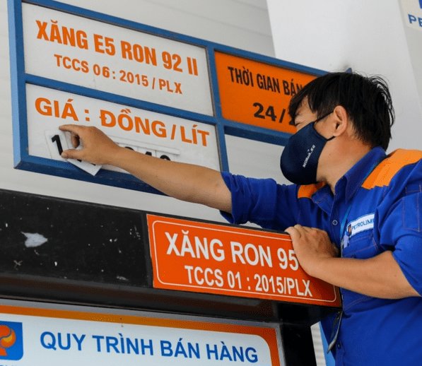 Giá xăng tăng lần thứ 4 liên tiếp, RON 95 ở mức 23.860 đồng/lít