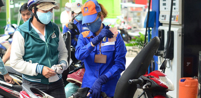 Giá xăng có thể tăng mạnh sau Tết?