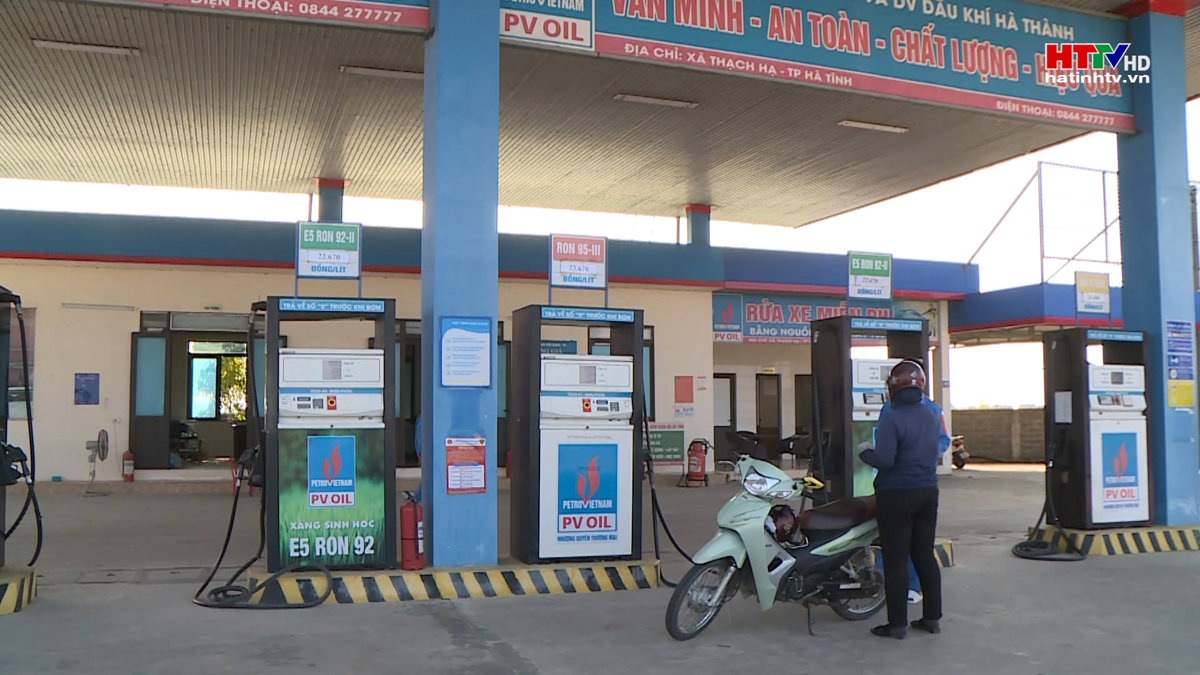 Giá xăng dầu giảm hơn 1.000 đồng/lít