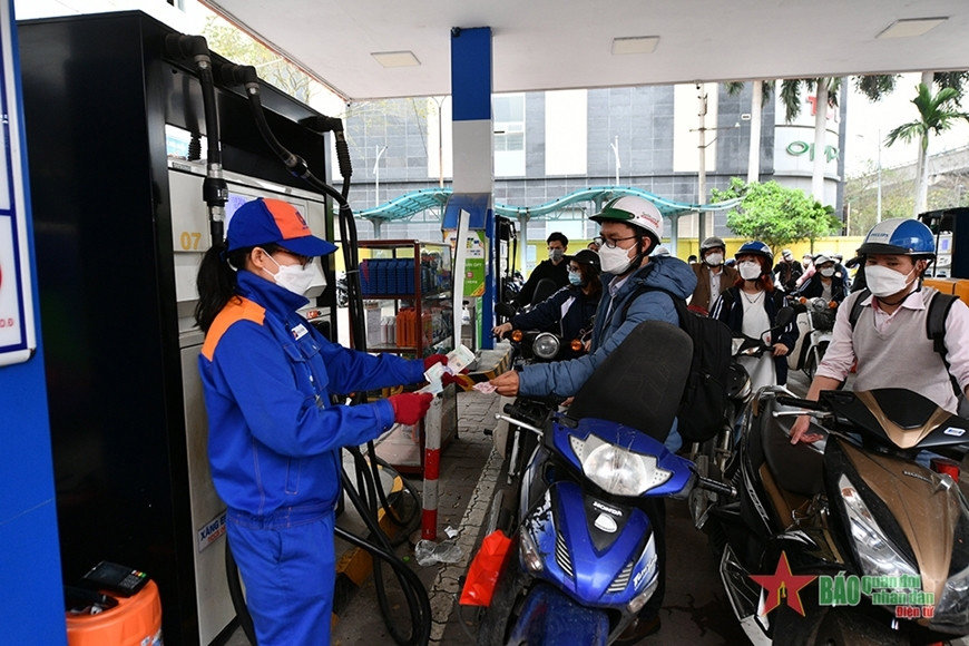 Chiều nay, 4-5, giá xăng liệu sẽ tăng bao nhiêu?