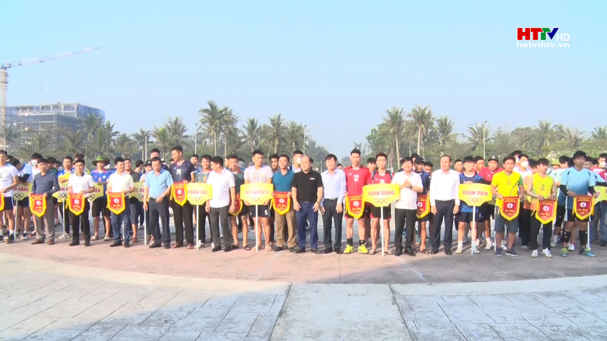 Giải bóng chuyền nam Nghi Xuân chào mừng ngày thể thao Việt Nam