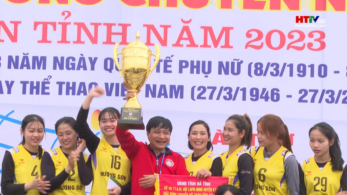 Hương Sơn giành giải nhất giải bóng chuyền nữ toàn tỉnh