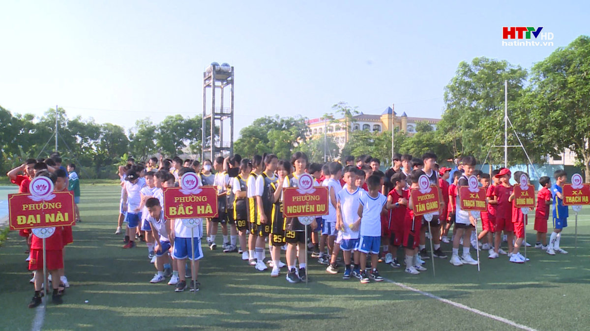 Khai mạc giải bóng rổ học sinh Thành phố