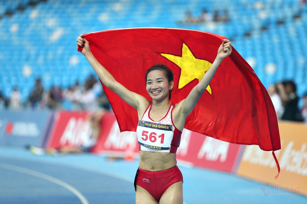 Giành 4 HCV, Nguyễn Thị Oanh lập kỳ tích tại SEA Games 32