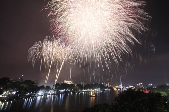 Hà Nội bắn pháo hoa tại 31 điểm dịp Tết Nguyên đán Quý Mão 2023