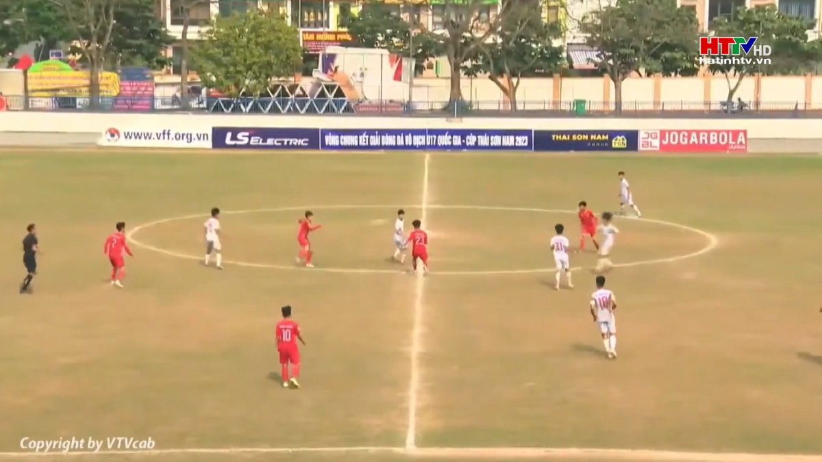 Hồng Lĩnh Hà Tĩnh vào tứ kết giải U17 quốc gia