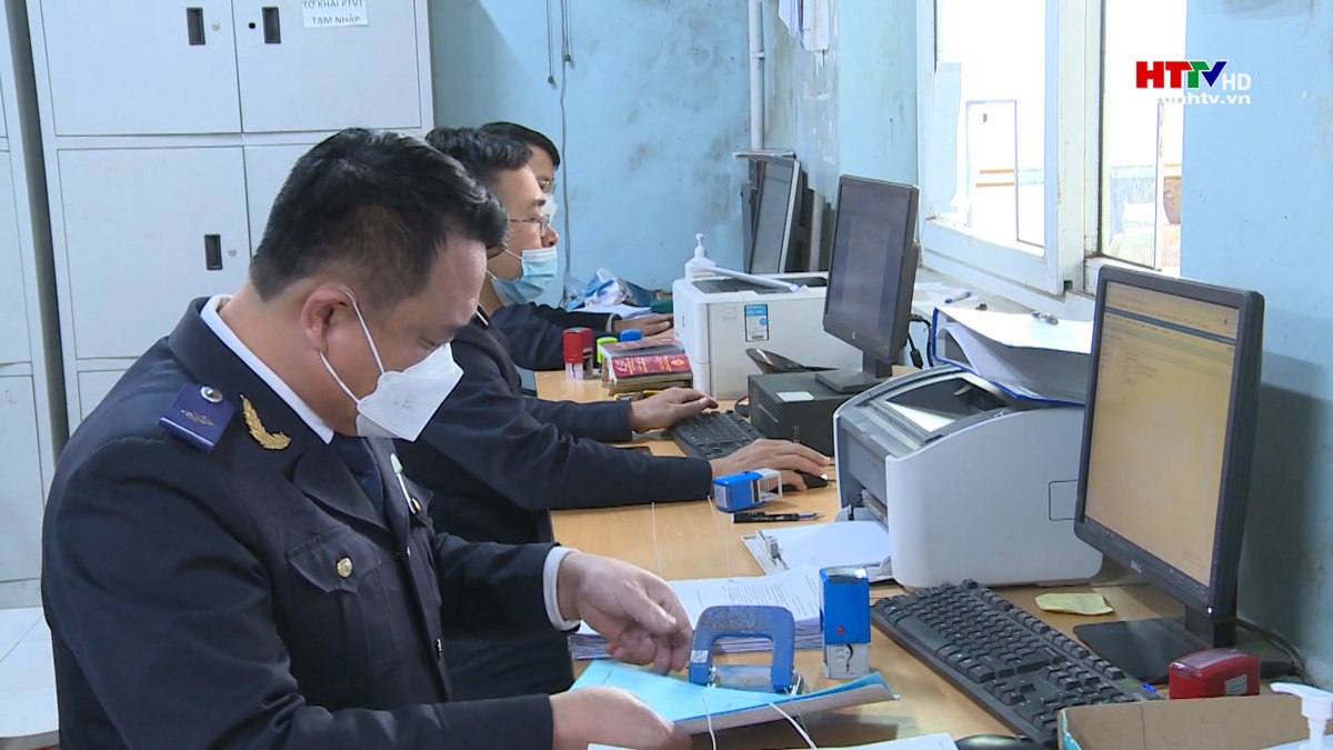 Cục Hải quan thu ngân sách hơn 1.400 tỷ đồng