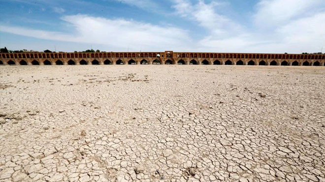 Iran lao đao trong hạn hán