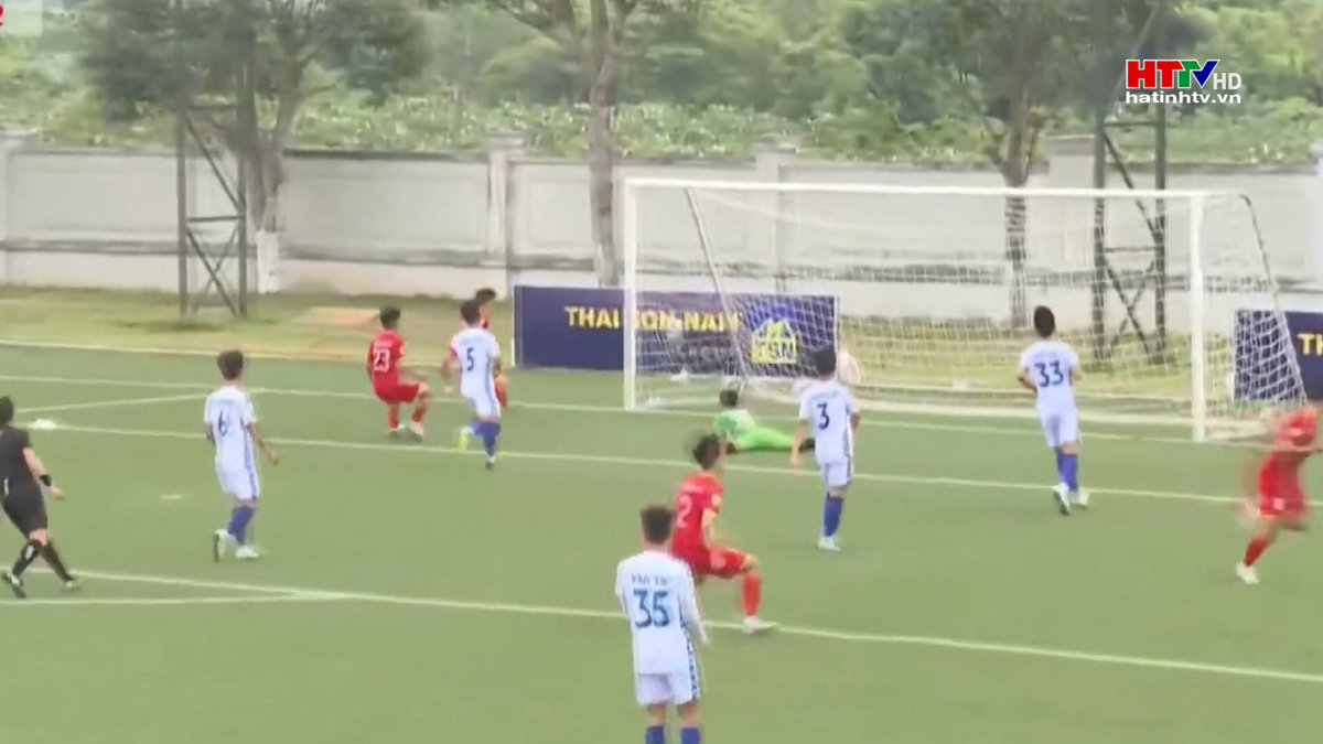 Hồng Lĩnh Hà Tĩnh xuất sắc lọt vào trận bán kết giải U17 Quốc gia