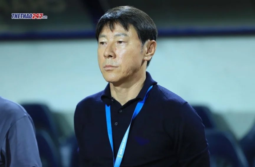 Thua cay đắng trước U23 Việt Nam, HLV Shin Tae Yong nói trọng tài "làm hỏng trận chung kết"