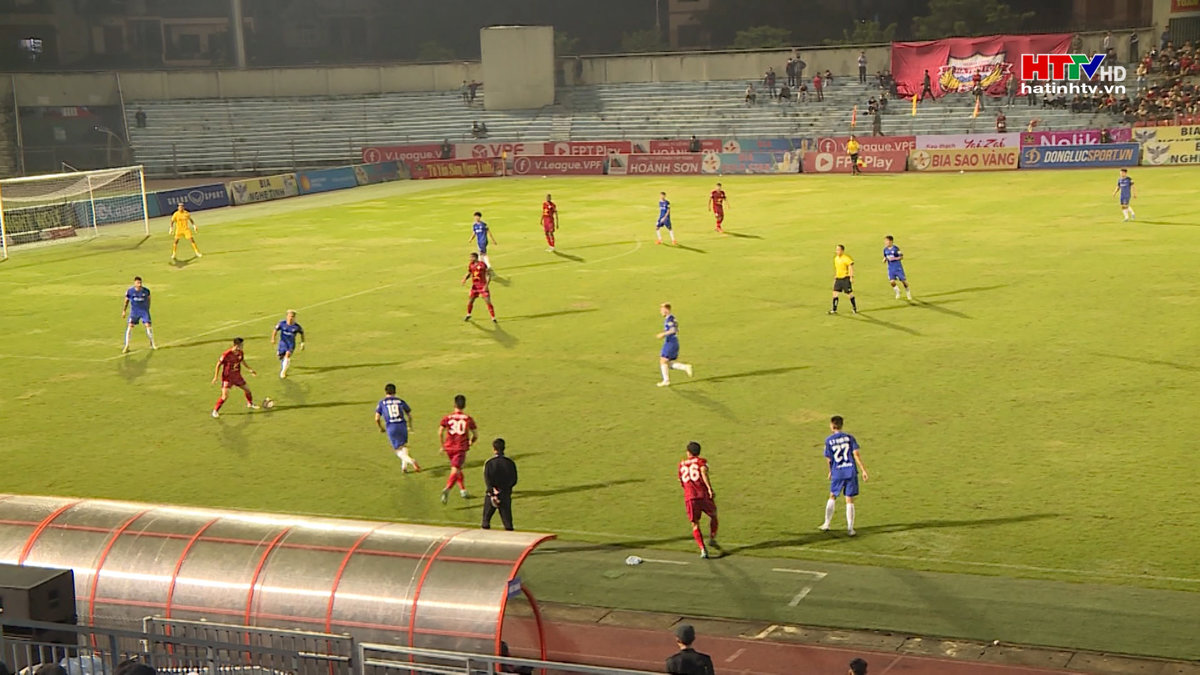 Hồng Lĩnh Hà Tĩnh kiếm thêm 1 điểm từ đội cuối bảng