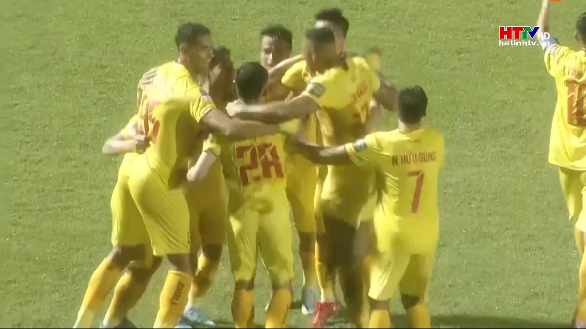 Hồng Lĩnh Hà Tĩnh thua đậm trên sân Thanh Hóa