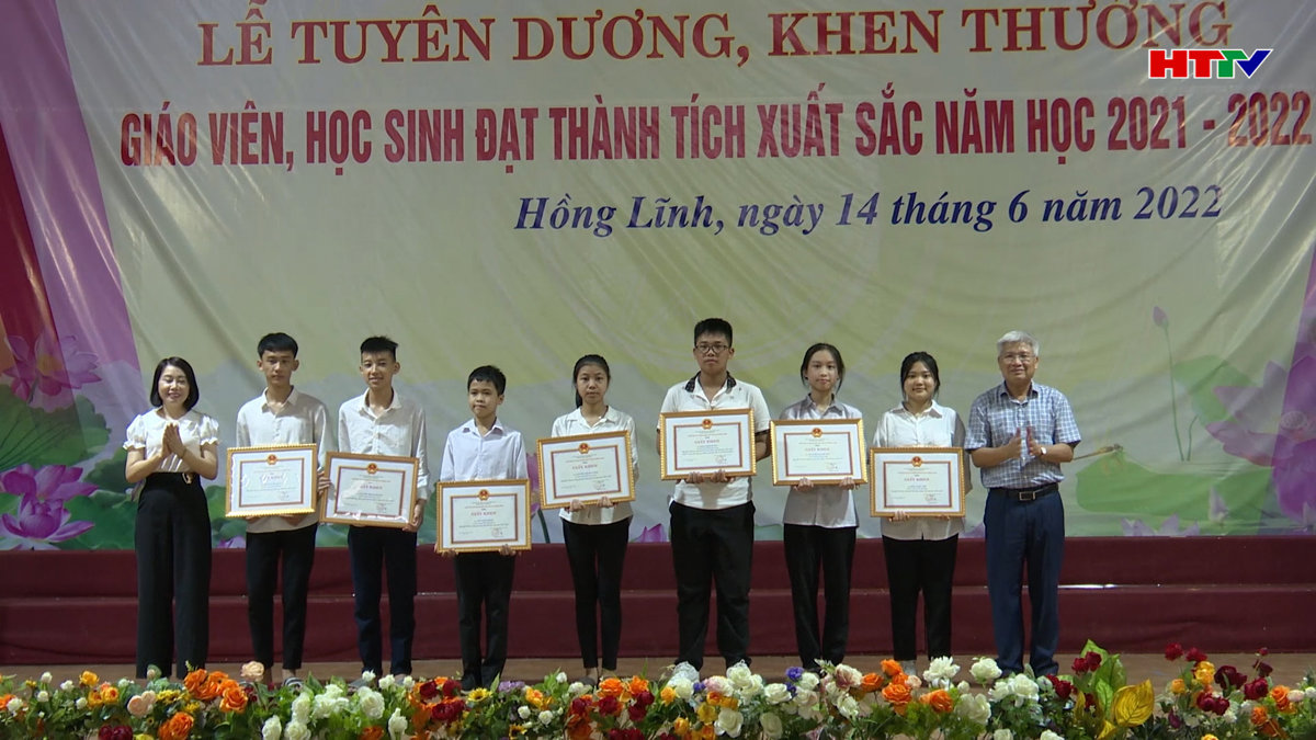 Hồng Lĩnh tuyên dương, khen thưởng giáo viên, học sinh giỏi