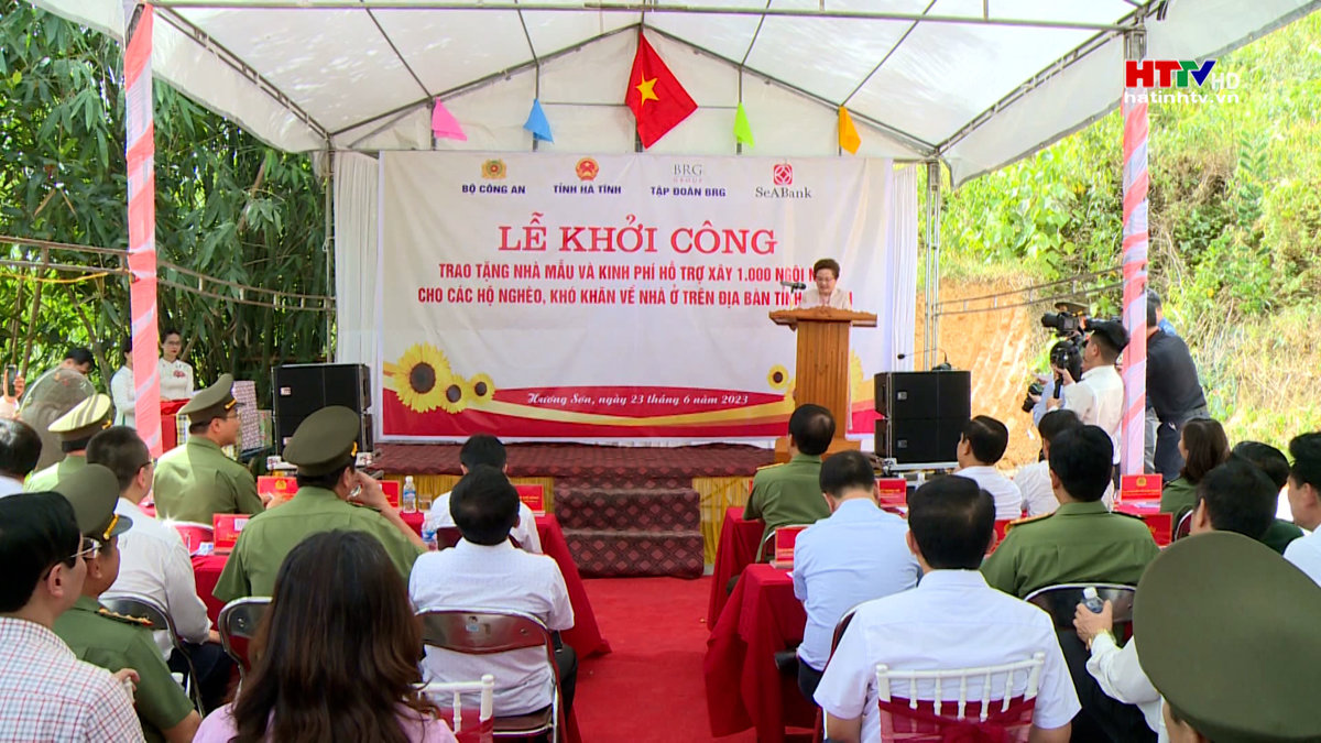 Bộ Công an trao kinh phí xây 1.000 căn nhà cho các hộ nghèo ở Hà Tĩnh