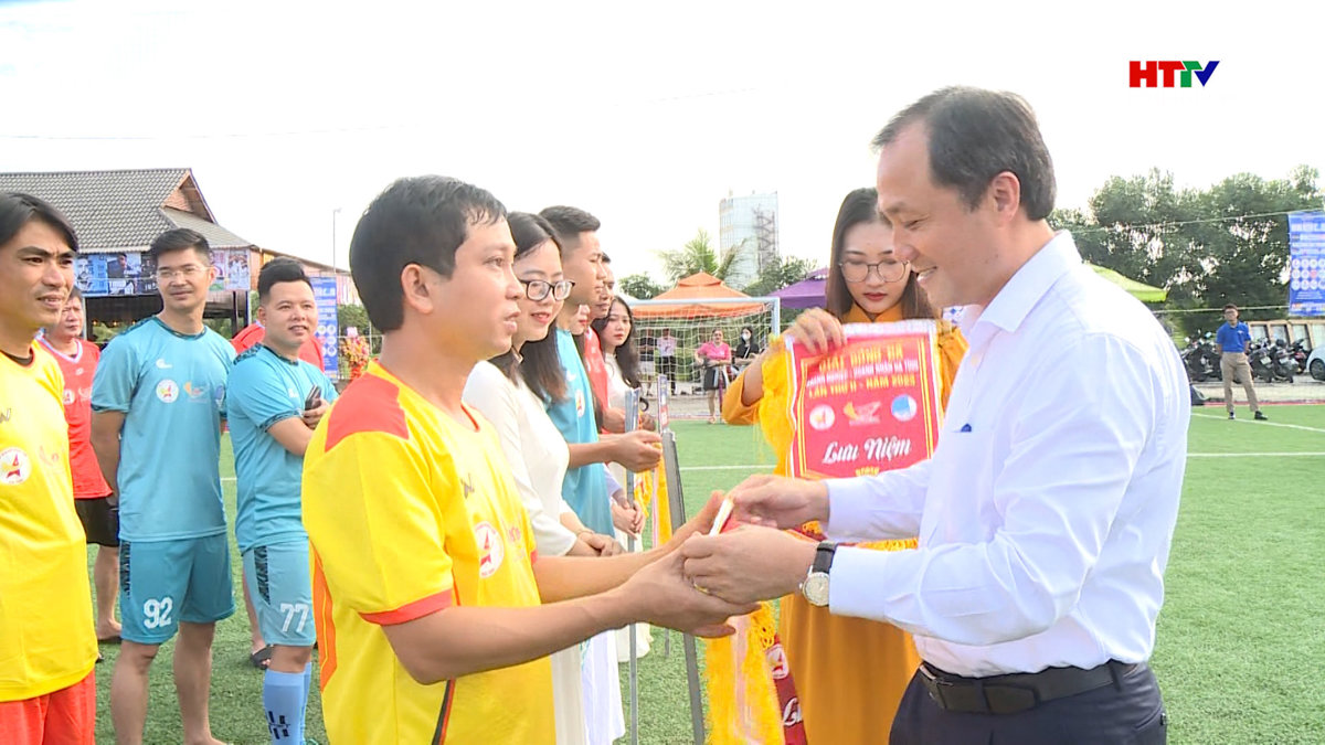 Khai mạc giải giải bóng đá doanh nghiệp doanh nhân Hà Tĩnh