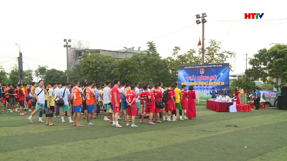 Khai mạc giải bóng đá Nam thanh niên khối các cơ quan và doanh nghiệp tỉnh