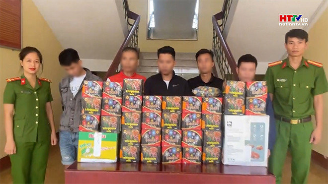 Công an Hương Sơn khởi tố nhóm đối tượng mua bán gần 55kg pháo