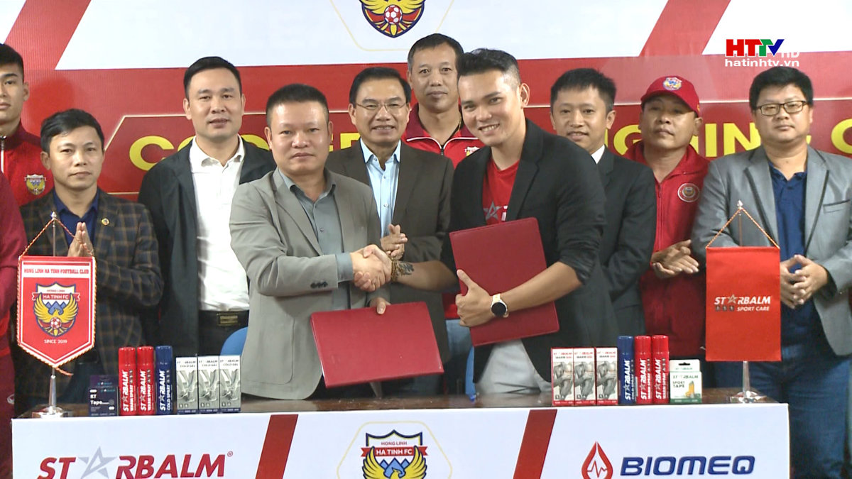 CLB Bóng đá Hồng Lĩnh Hà Tĩnh ký kết với nhà tài trợ