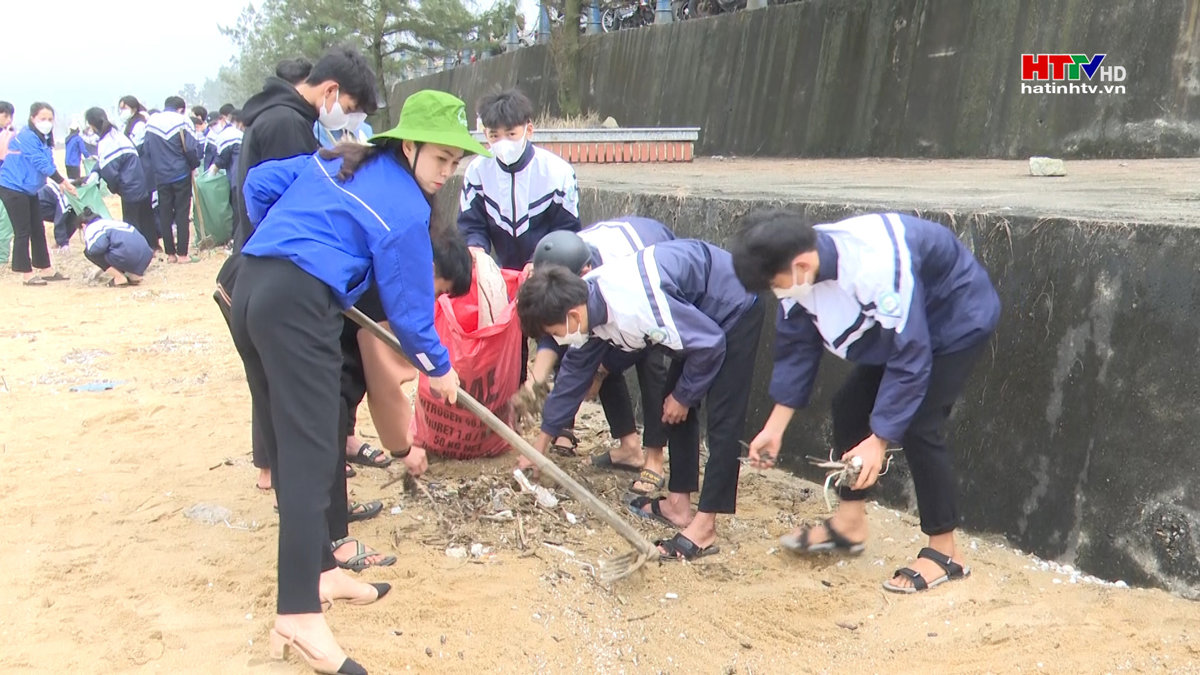Ra quân hưởng ứng chiến dịch hãy làm sạch biển