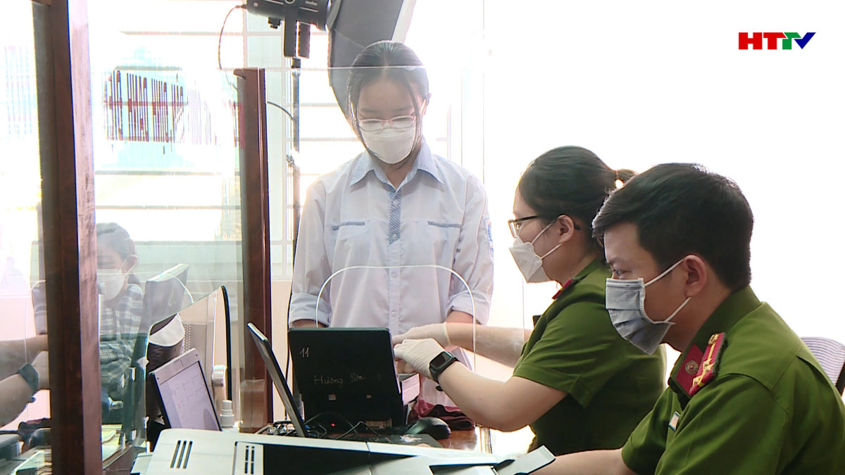 Đẩy nhanh việc cấp tài khoản định danh điện tử