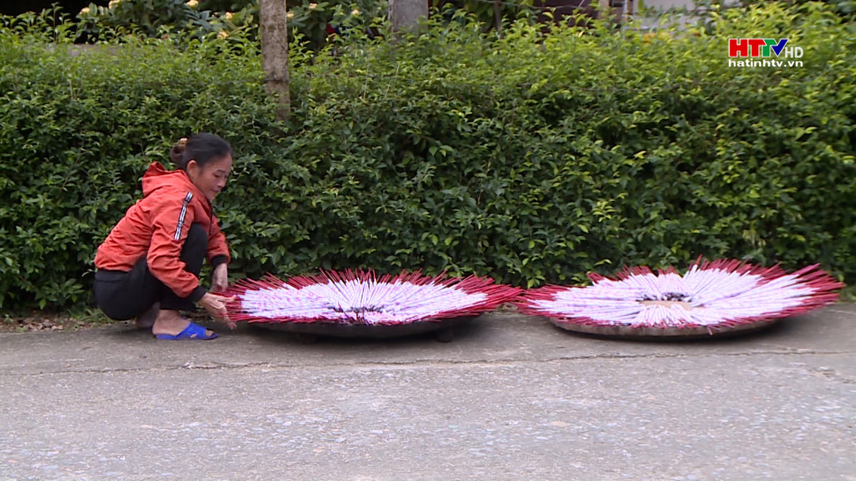 Làng hương vào vụ sản xuất hàng Tết