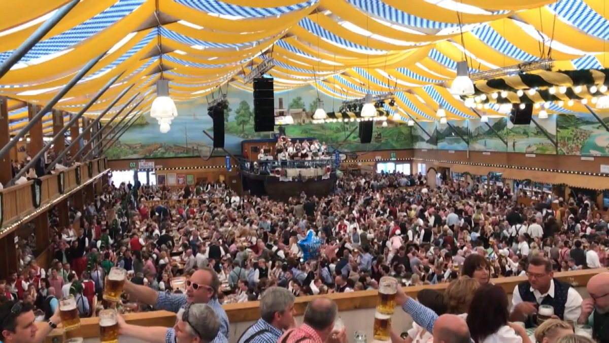 Lễ hội bia Đức Oktoberfest trở lại sau 2 năm đại dịch