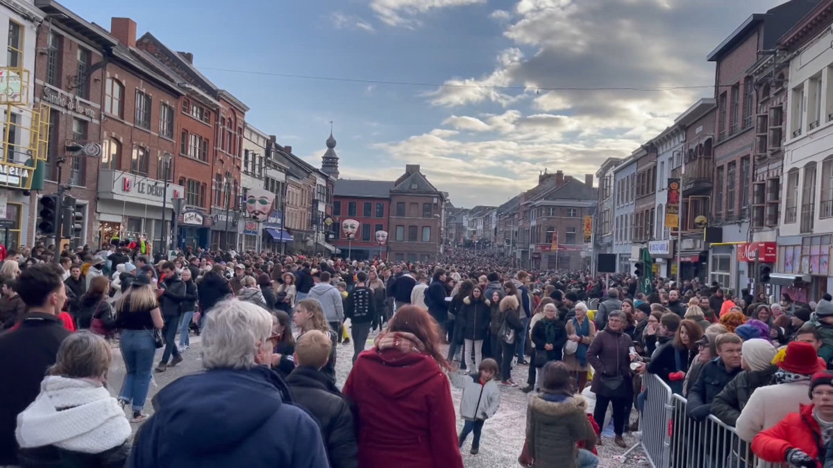 Lễ hội carnaval Binche trở lại sau 2 năm dịch bệnh