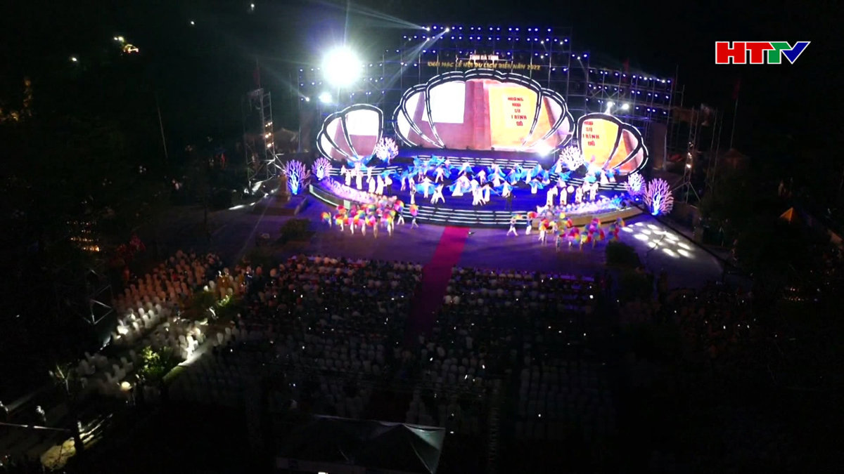 Rực rỡ đêm khai mạc Lễ hội du lịch biển năm 2022