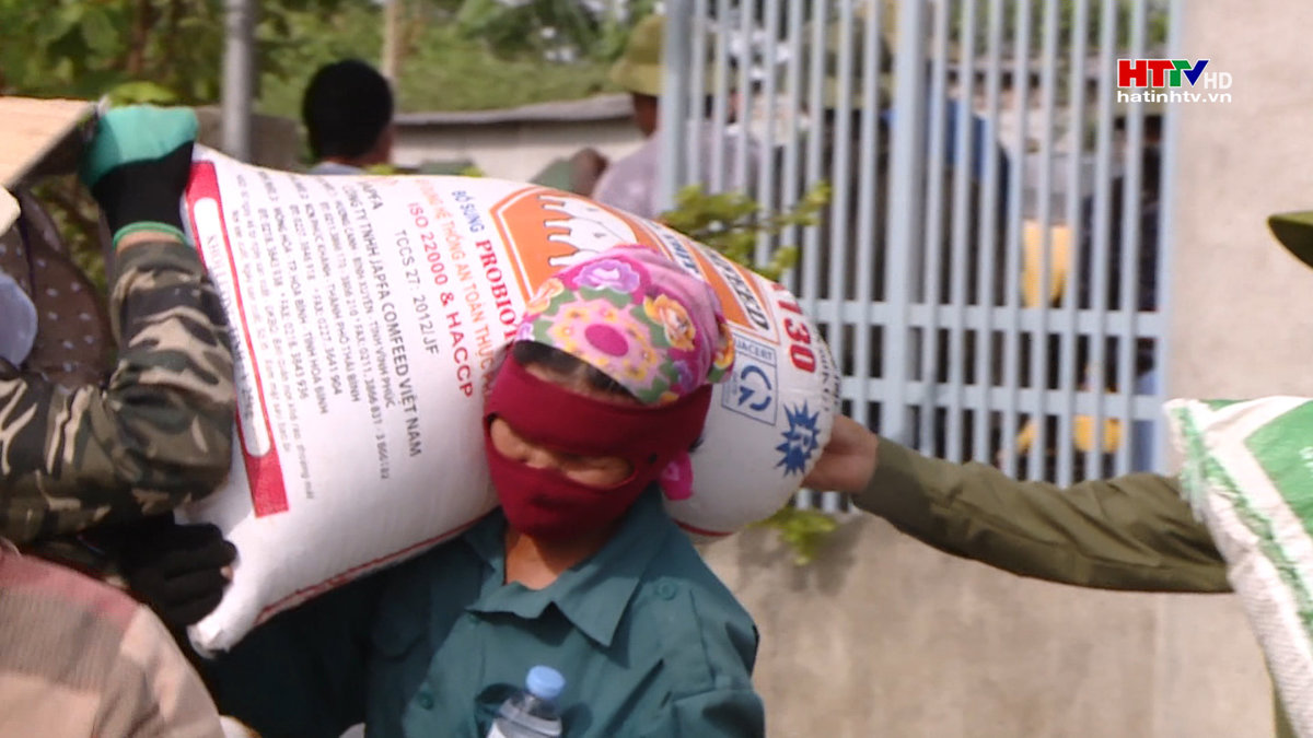 Can Lộc hỗ trợ người dân di dời tái định cư