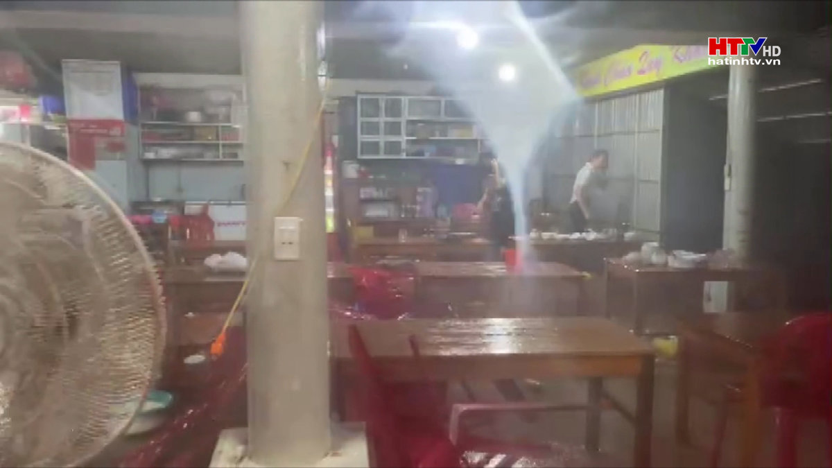 Lốc lớn xảy ra tại một số địa phương