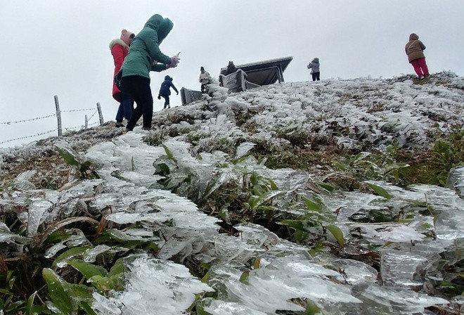 Miền Bắc đón rét đậm, vùng núi có thể có mưa tuyết, băng giá