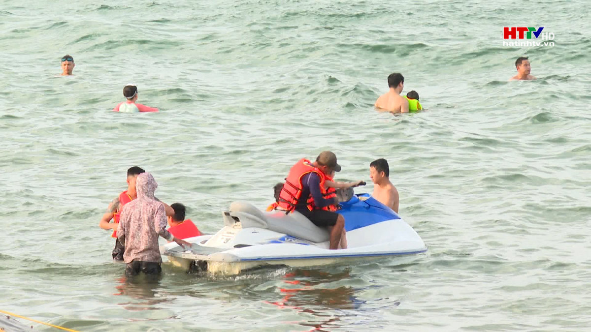 Mô tô nước không phép ngang nhiên hoạt động