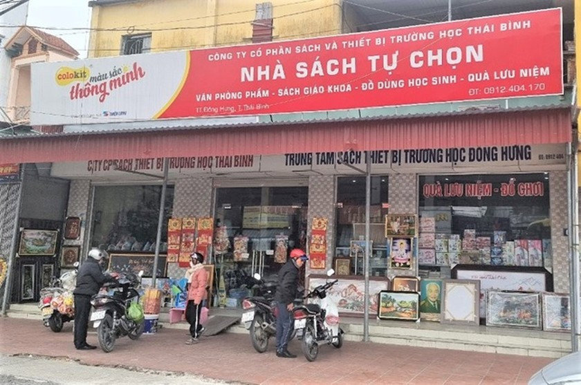 Mua 90.000 quyển sách giáo khoa giả về bán kiếm lời, chủ cửa hàng bị khởi tố