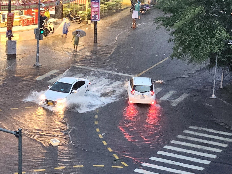 Miền Trung tiếp tục ứng phó với mưa lớn