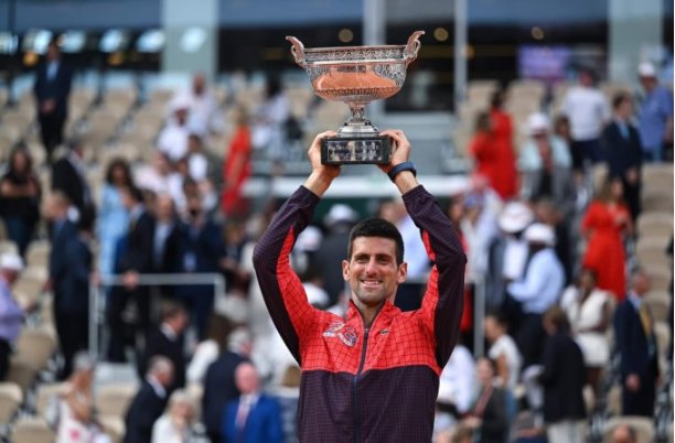 Nadal gửi lời chúc mừng tới đối thủ Djokovic giành Grand Slam thứ 23