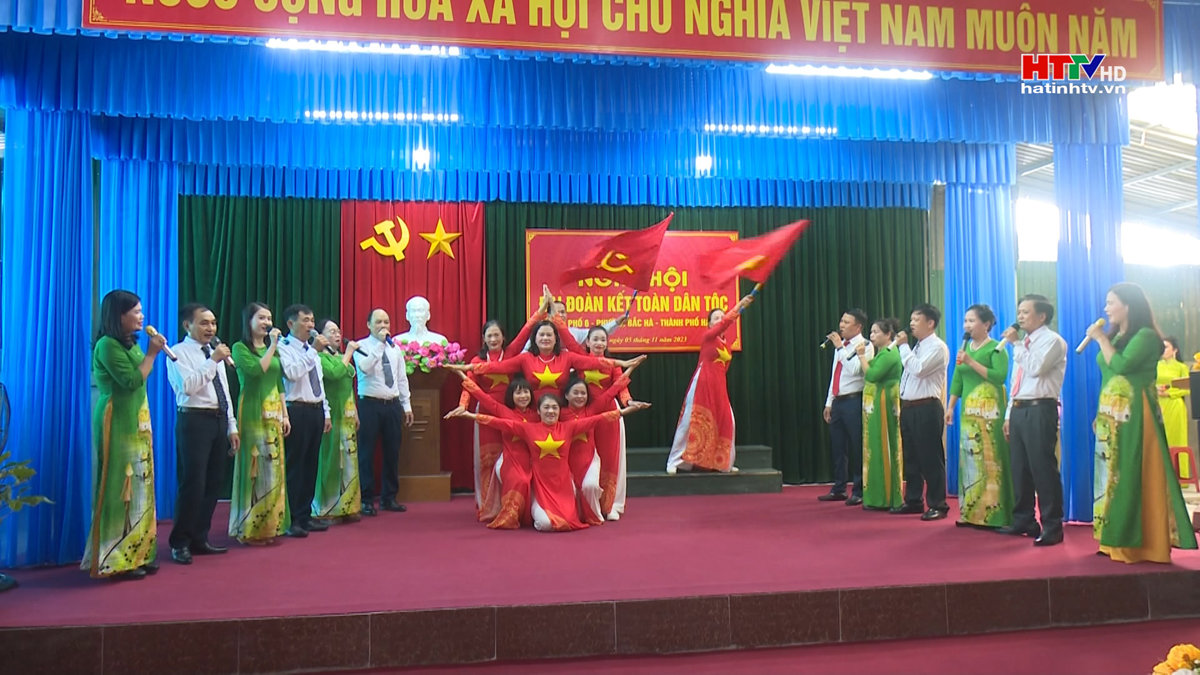 Bí thư Thành ủy dự ngày hội Đại đoàn kết