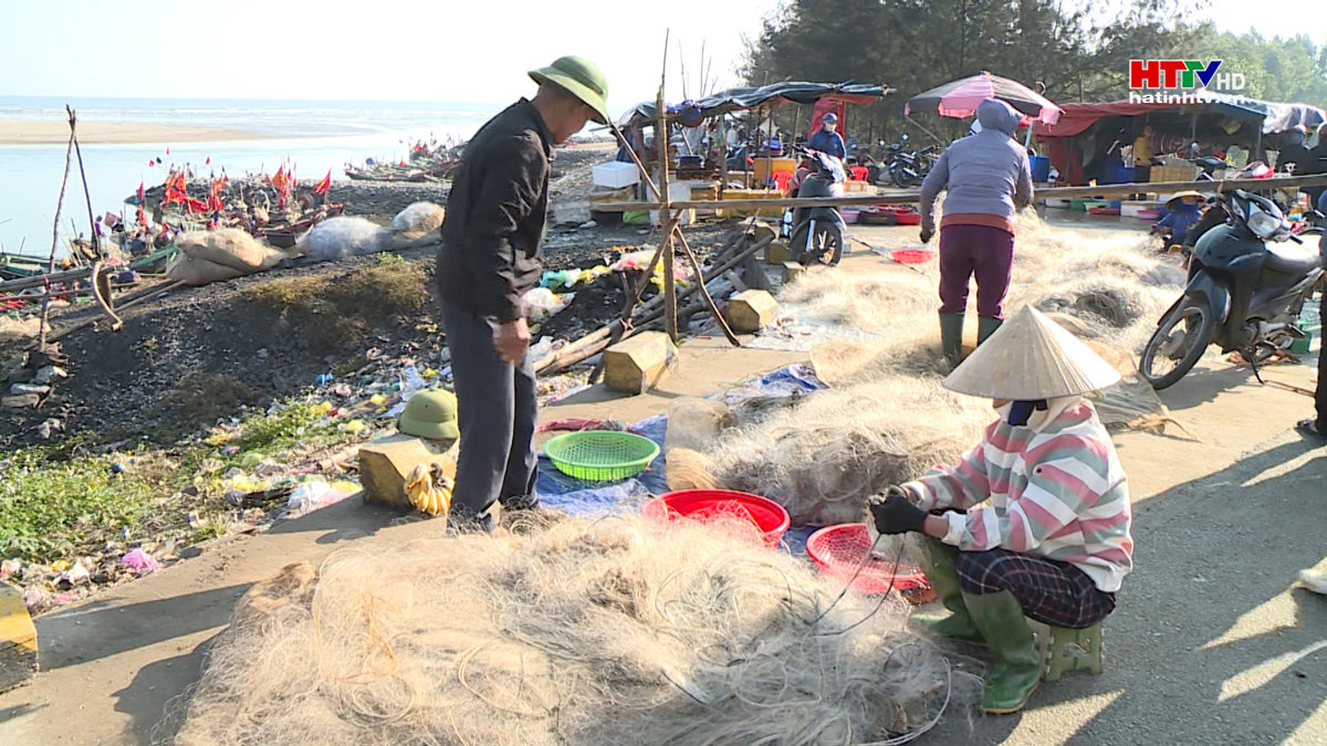 Mỗi chuyến biển đầu xuân ngư dân thu về hàng chục triệu đồng