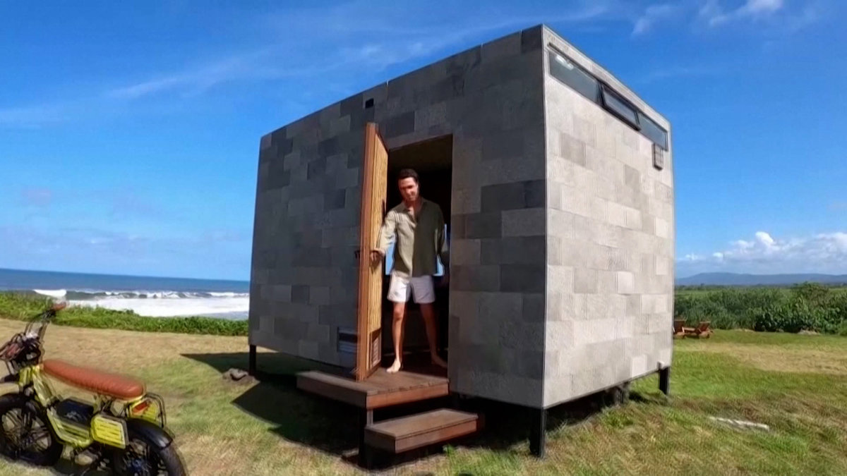 Biến phế thải nhựa thành đồ nội thất ở Indonesia